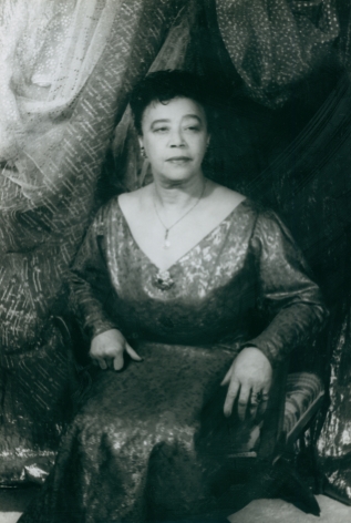 04. Carl Van Vechten, Mabel Mercer, 1963. Seated portrait with eyes cast toward the right of the frame.